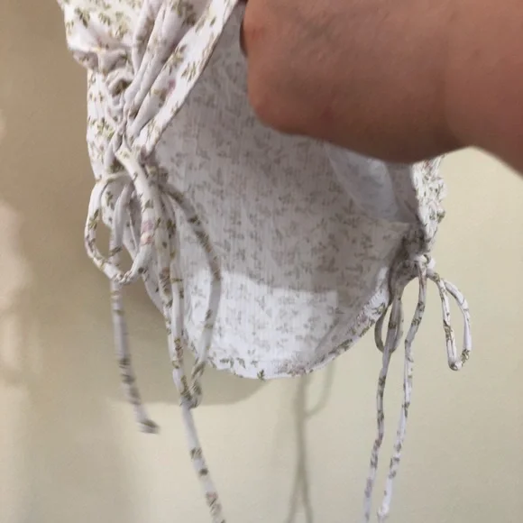 🔴Wild Fable floral Stretchy Crop  top. Scrunched sides short sleeves. Size XL. - Picture 9 of 14